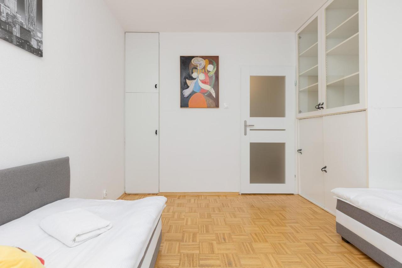 Family Apartment Bogatynska Bemowo By Noclegi Renters Varsó Kültér fotó
